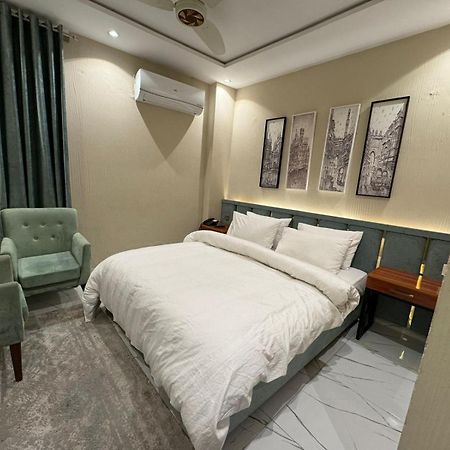 Shelton Boulevard Hotel Lahor Dış mekan fotoğraf