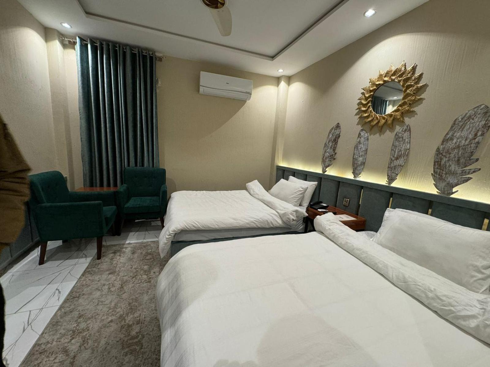 Shelton Boulevard Hotel Lahor Dış mekan fotoğraf