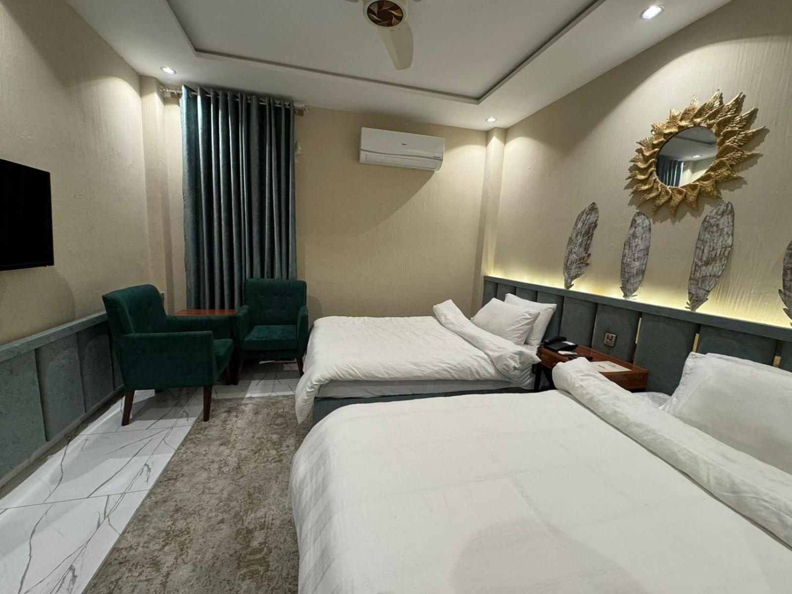 Shelton Boulevard Hotel Lahor Dış mekan fotoğraf