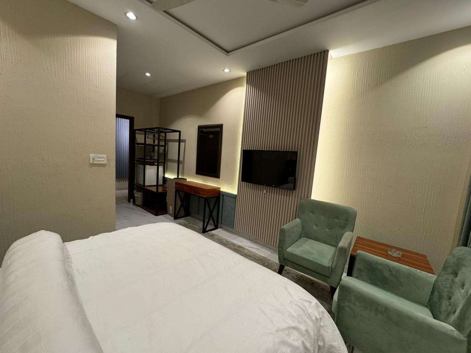 Shelton Boulevard Hotel Lahor Dış mekan fotoğraf