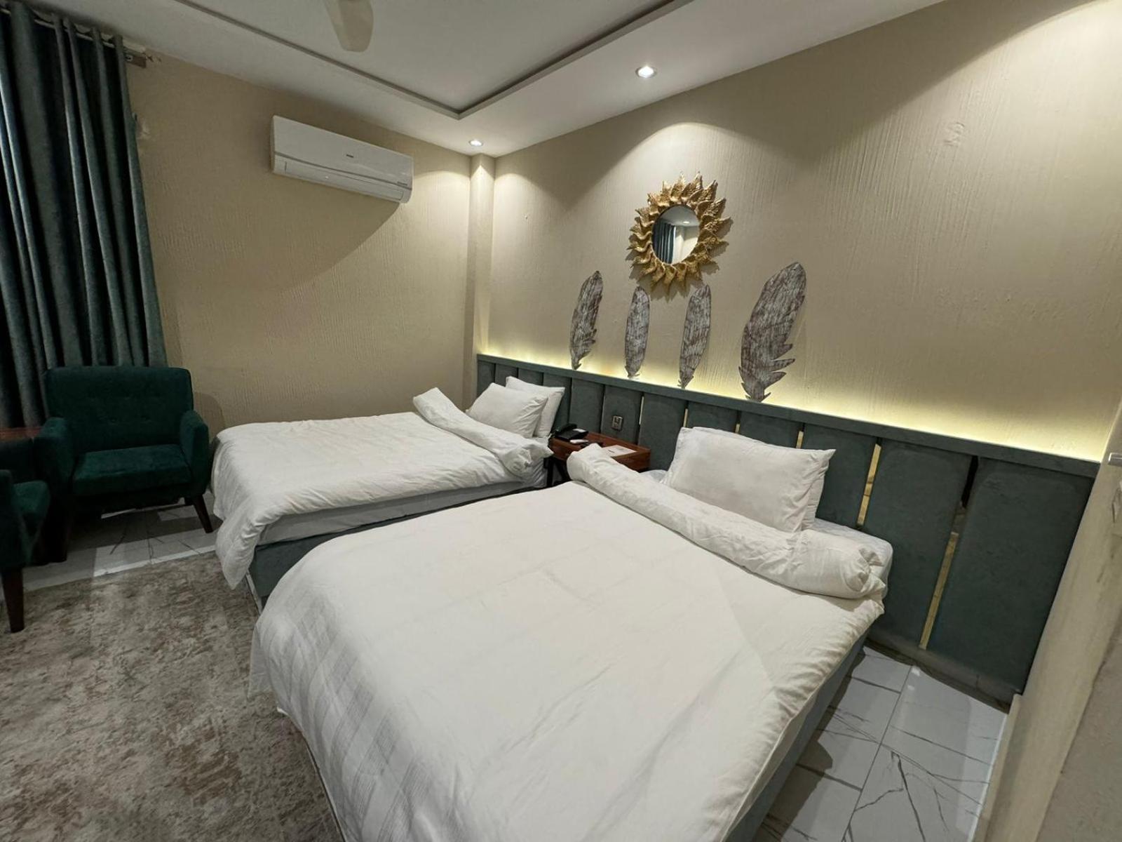 Shelton Boulevard Hotel Lahor Dış mekan fotoğraf